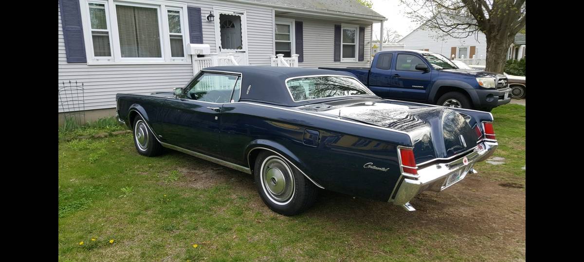 Lincoln-mark-3-1971-blue-2