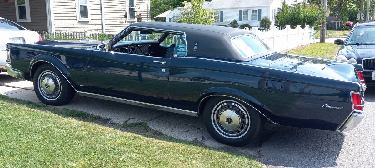 Lincoln-mark-3-1971-blue-3