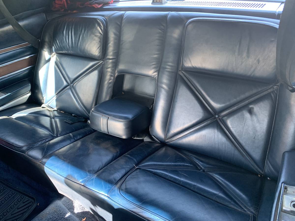 Lincoln-mark-3-1971-blue-4