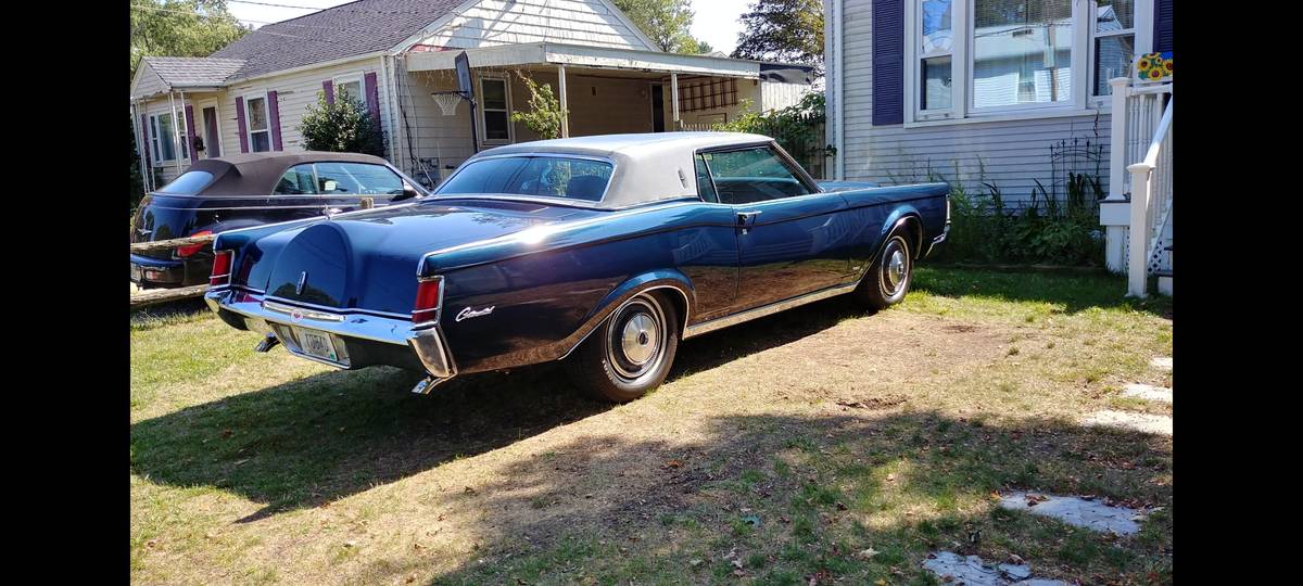 Lincoln-mark-3-1971-blue