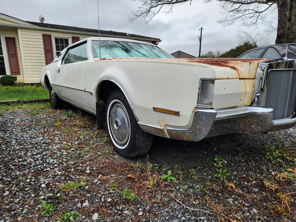 Lincoln-mark-iv-1972-white-2
