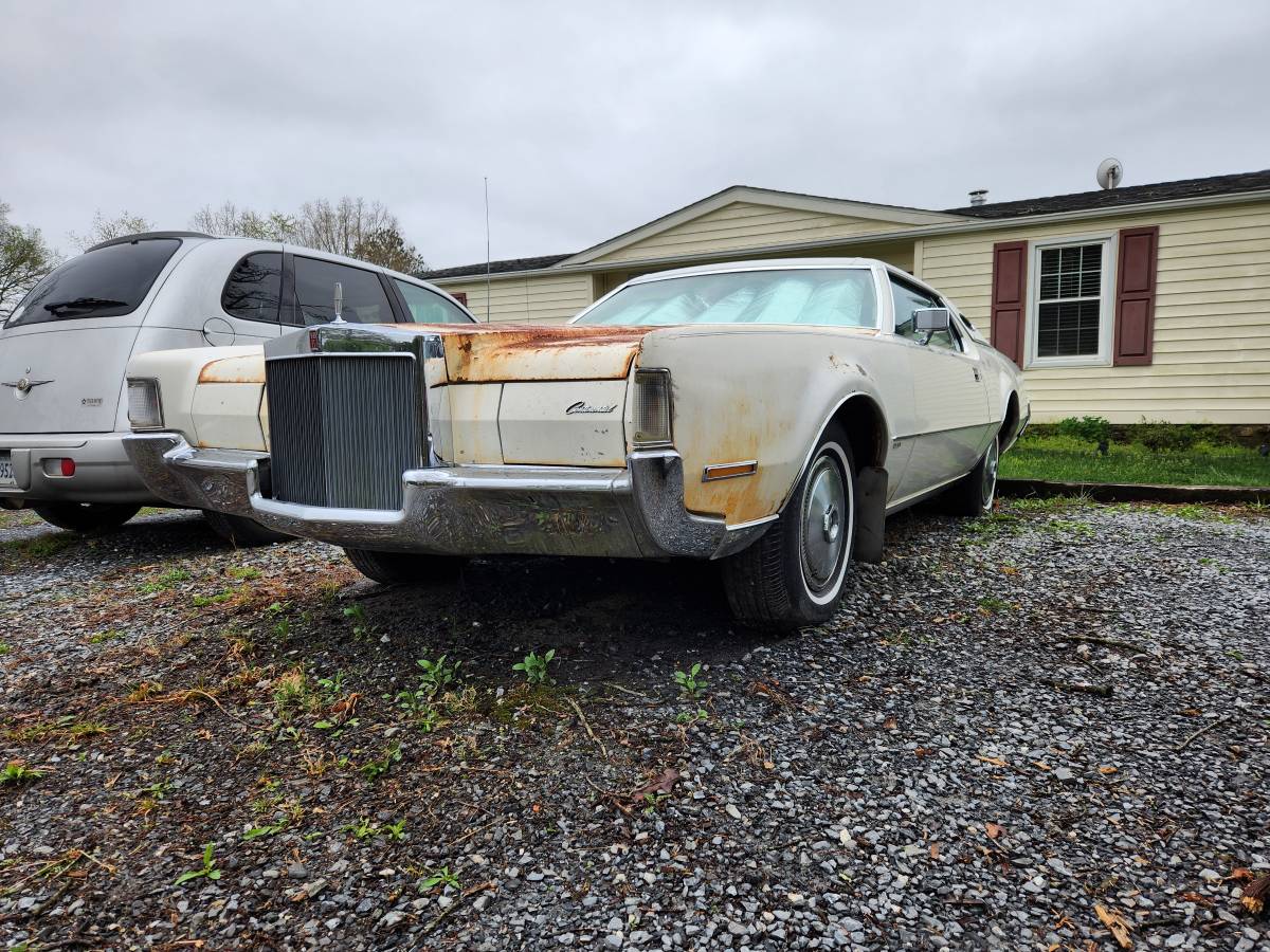 Lincoln-mark-iv-1972-white
