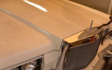 Lincoln-mark-iv-1975-white-3