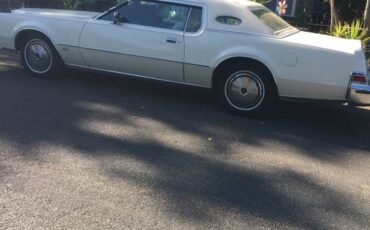 Lincoln-mark-iv-1975-white-7