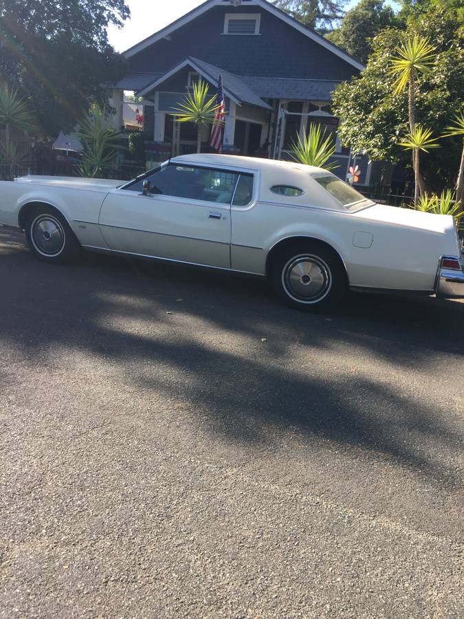 Lincoln-mark-iv-1975-white-7