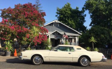Lincoln-mark-iv-1975-white-8