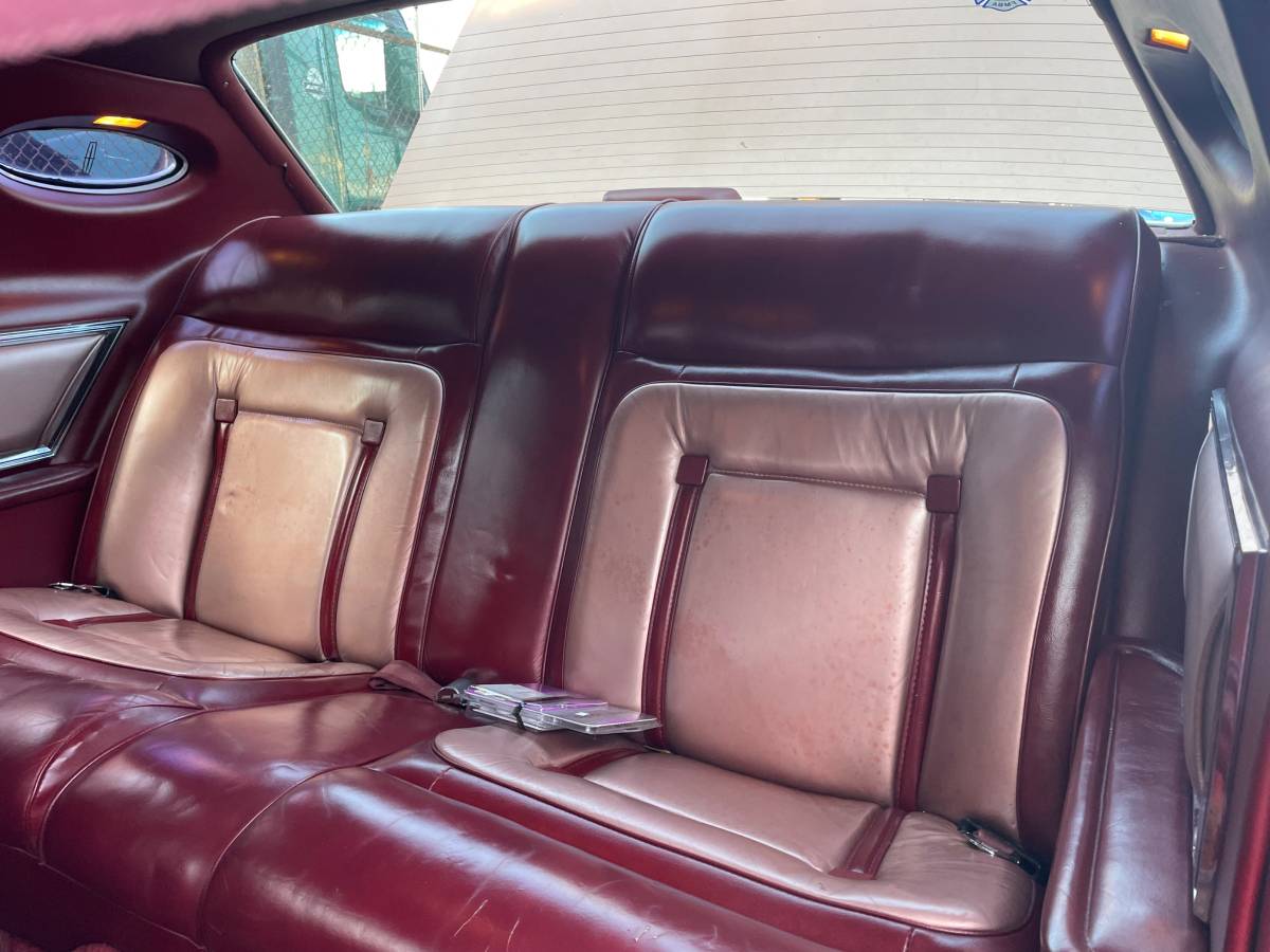 Lincoln-mark-v-1977-red-12