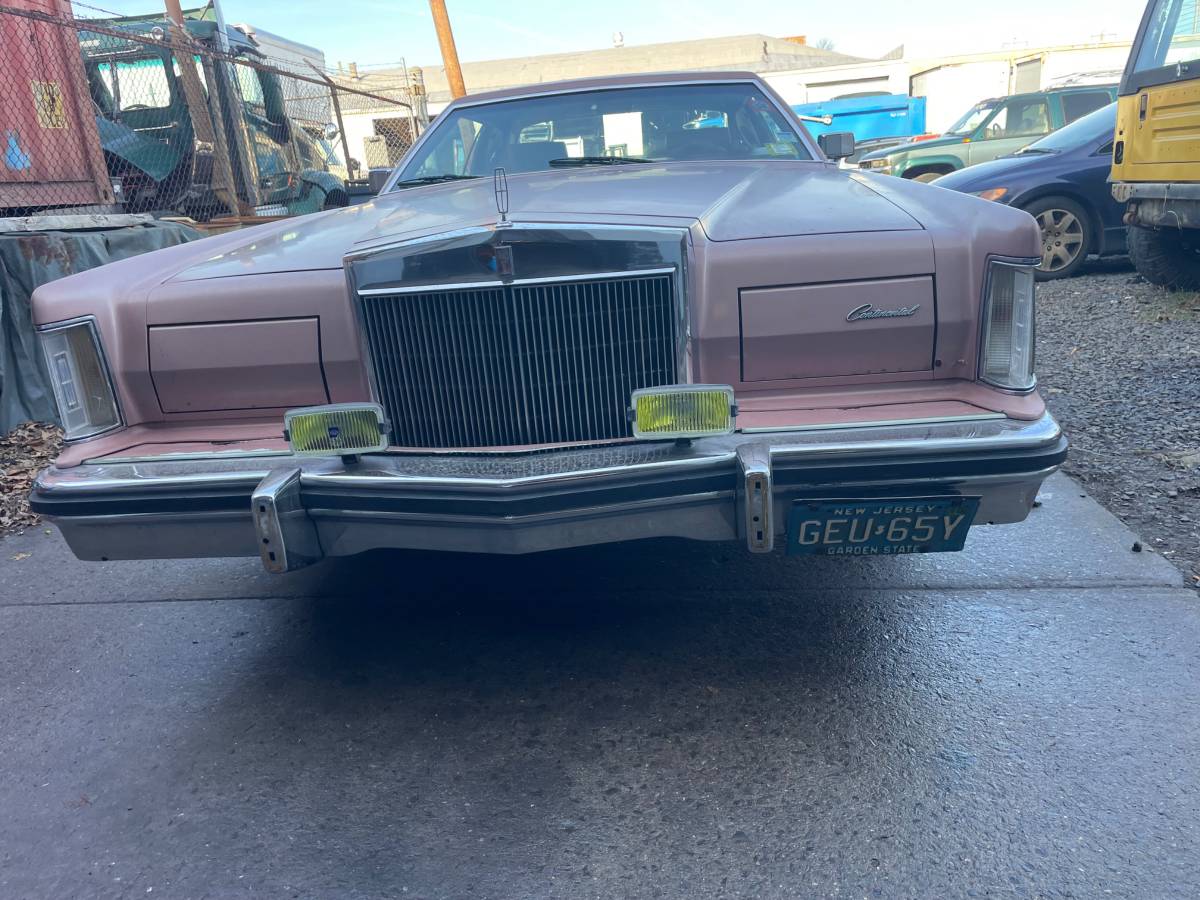 Lincoln-mark-v-1977-red-18