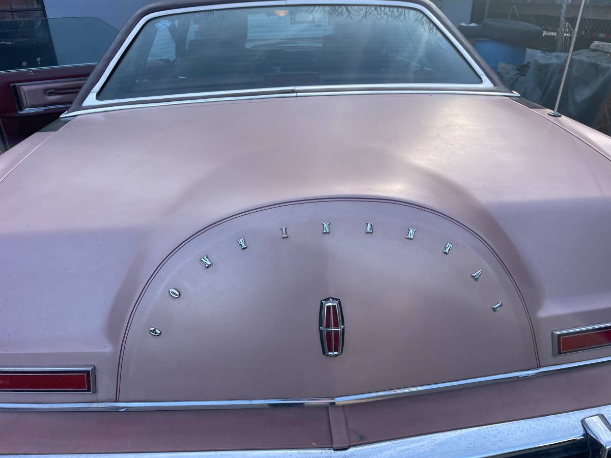 Lincoln-mark-v-1977-red-2
