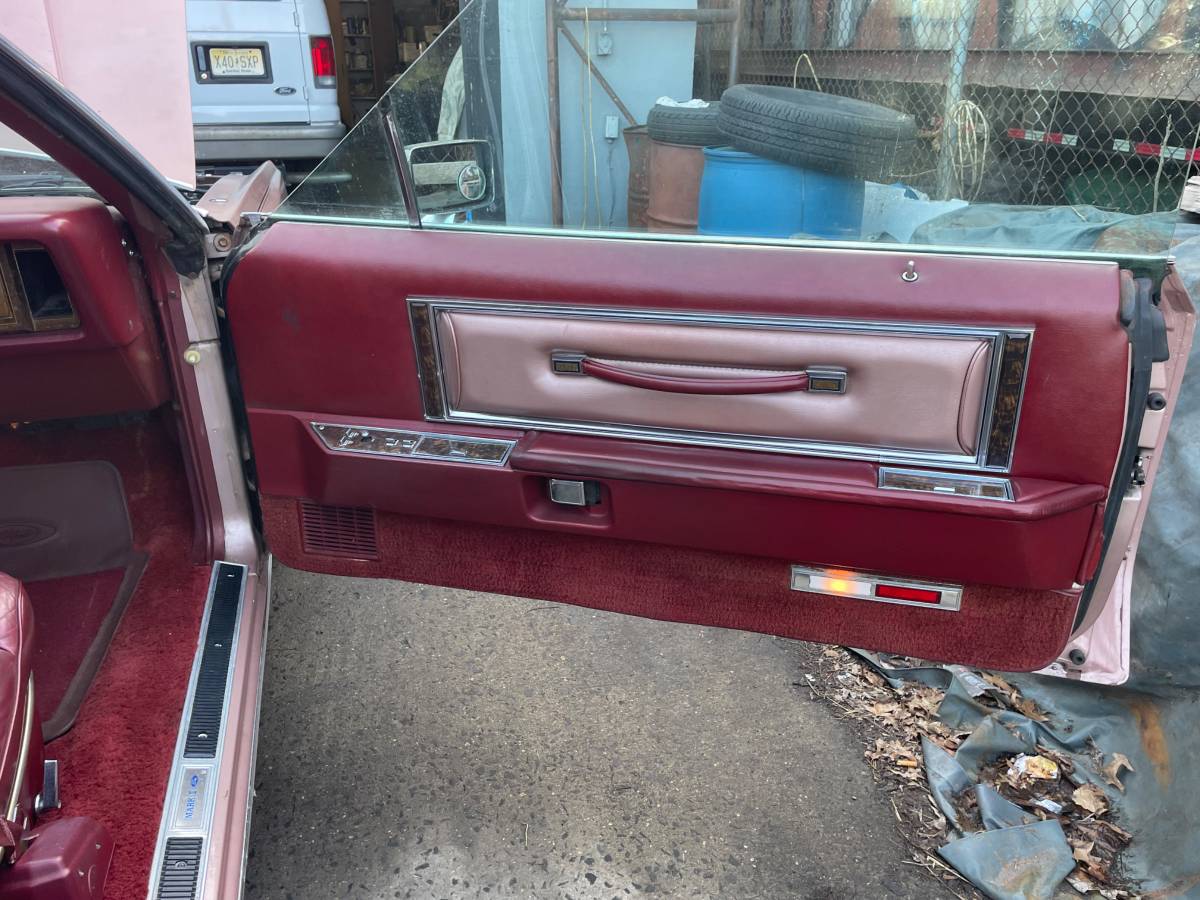 Lincoln-mark-v-1977-red-27