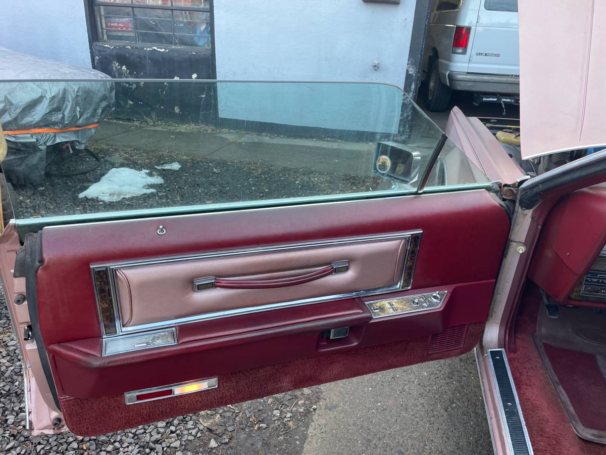 Lincoln-mark-v-1977-red-34