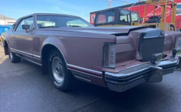Lincoln-mark-v-1977-red-38