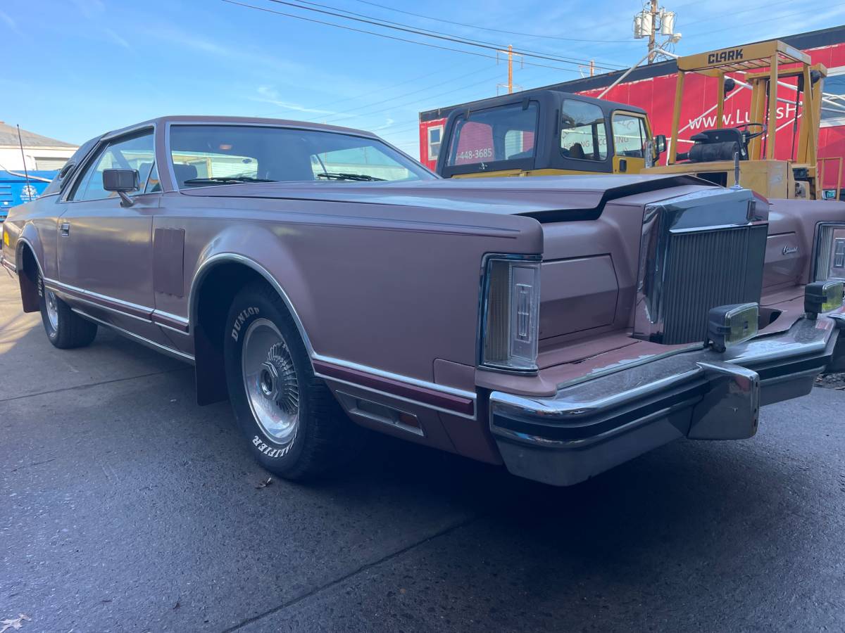 Lincoln-mark-v-1977-red-38
