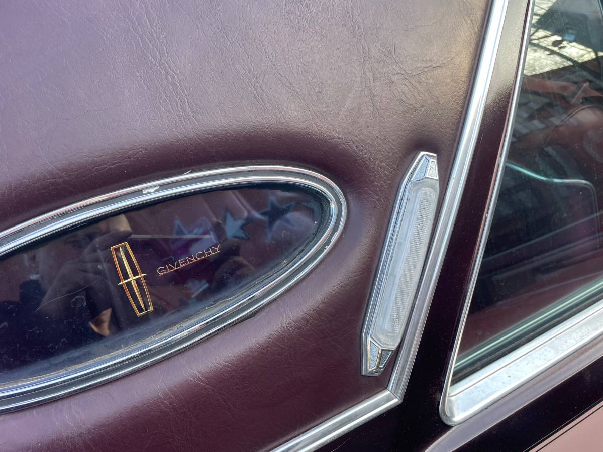 Lincoln-mark-v-1977-red-7