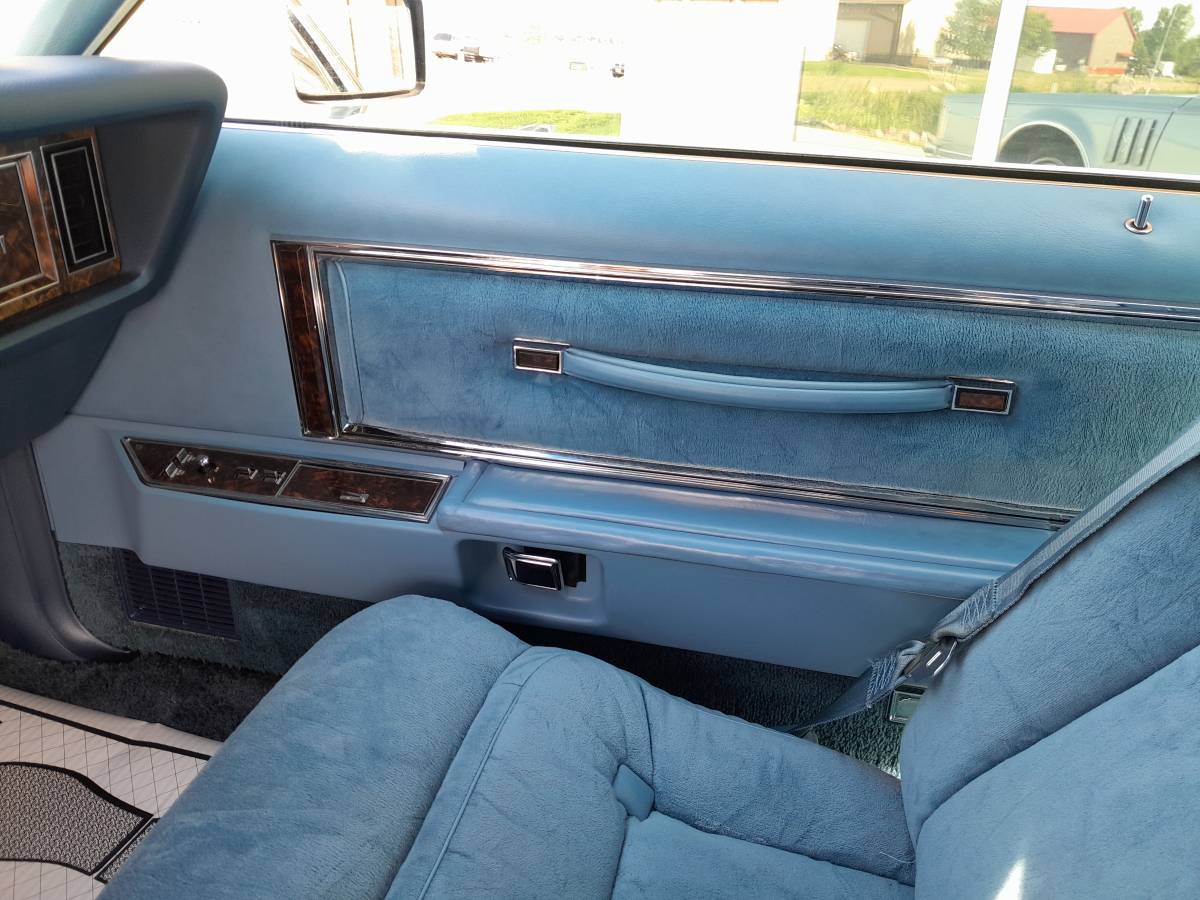 Lincoln-mark-v-1979-17