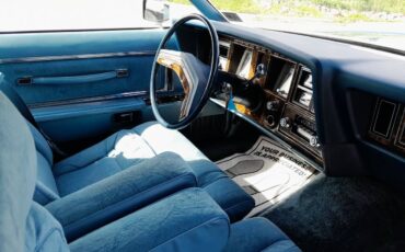 Lincoln-mark-v-1979-3