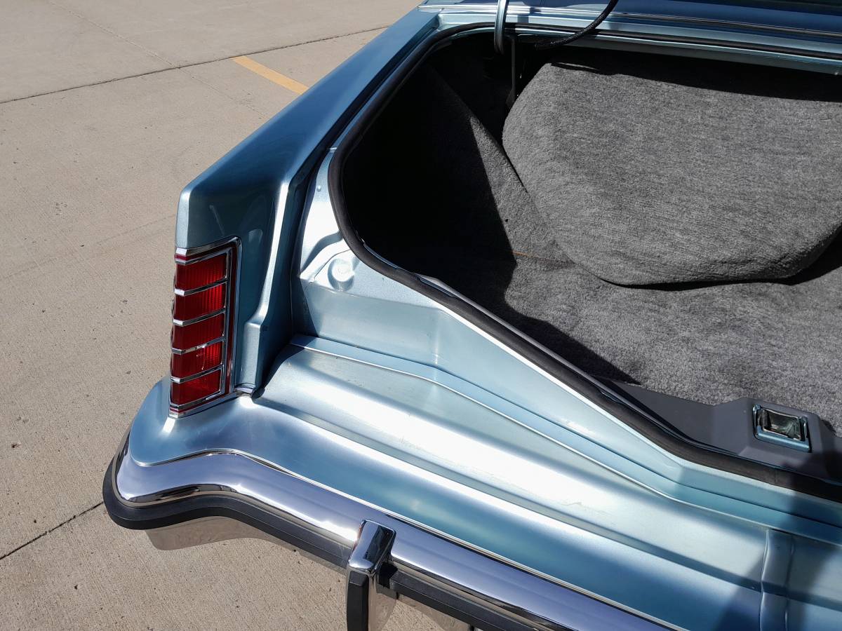 Lincoln-mark-v-1979-7