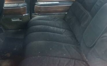 Lincoln-mark-vi-1980-yellow-11