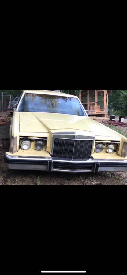 Lincoln-mark-vi-1980-yellow-2