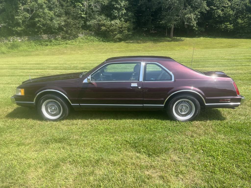 Lincoln-mark-vii-1987-red-3