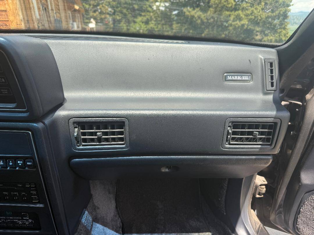 Lincoln-mark-vii-lsc-1989-grey-21