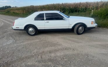 Lincoln-mark-viii-1984-white-4