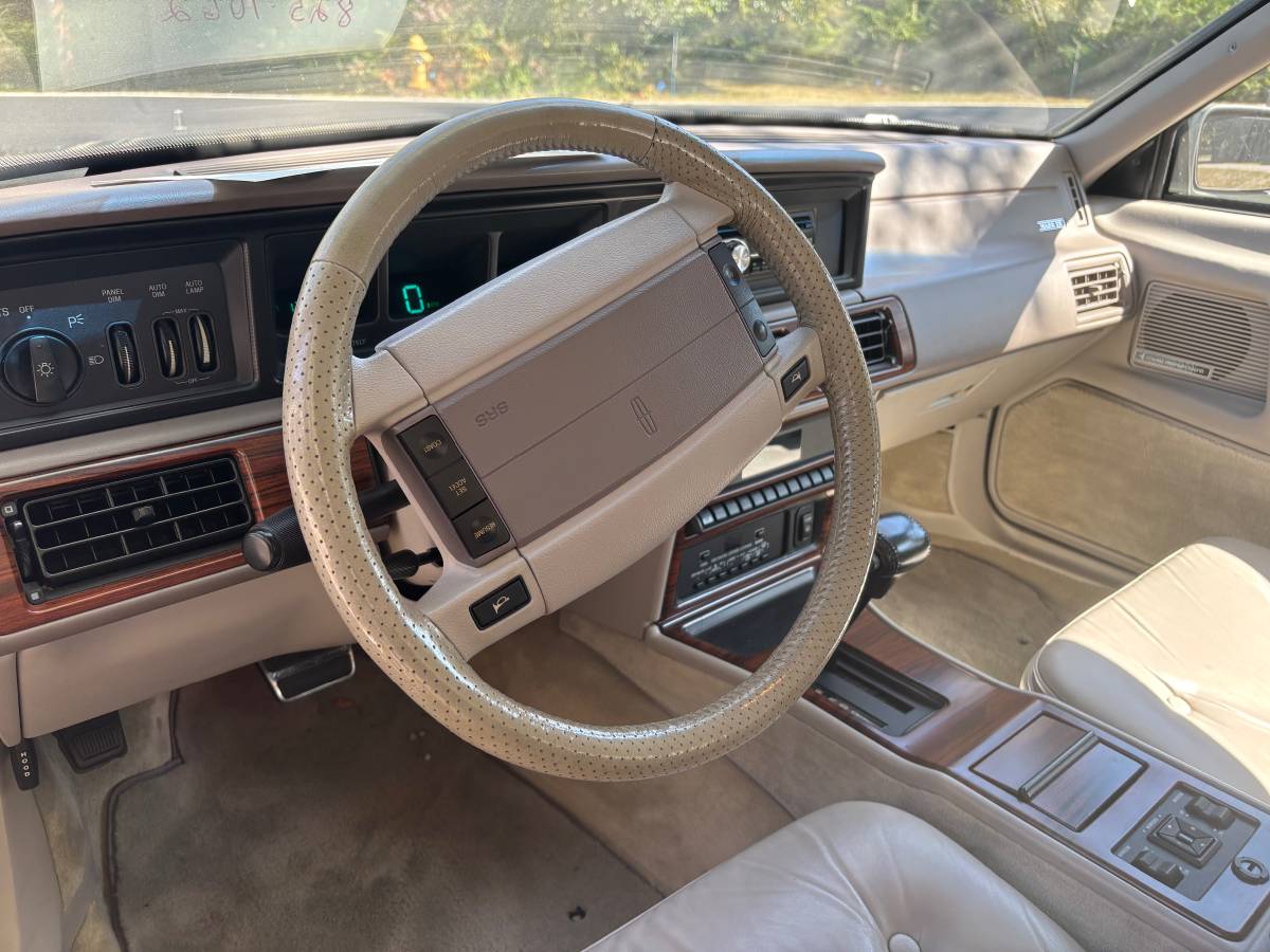 Lincoln-mark-viii-1991-custom-6