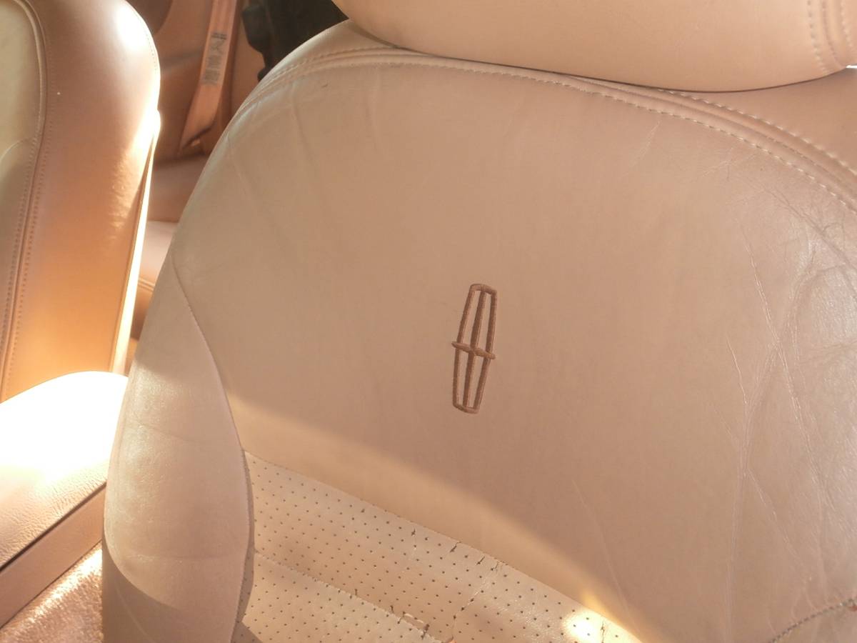 Lincoln-mark-viii-1995-black-3