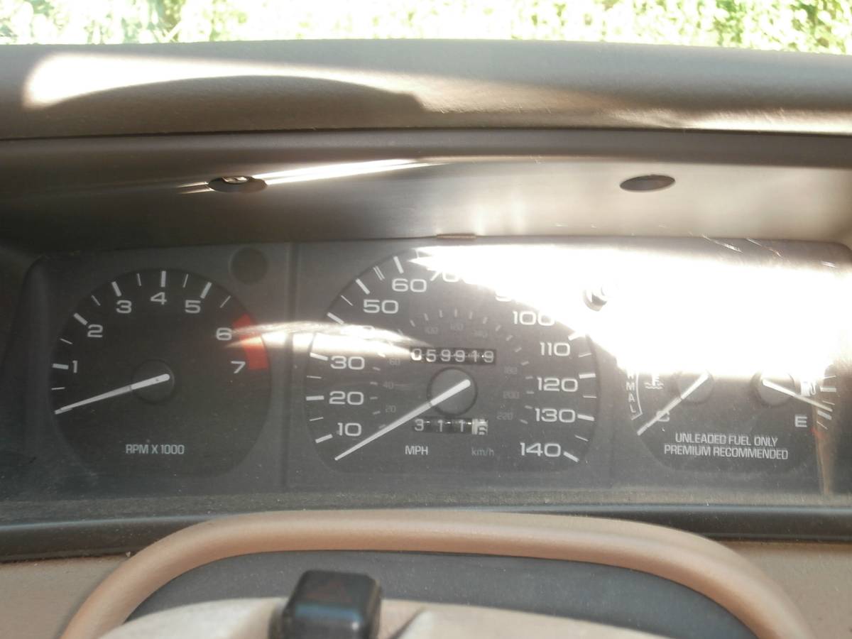 Lincoln-mark-viii-1995-black-4