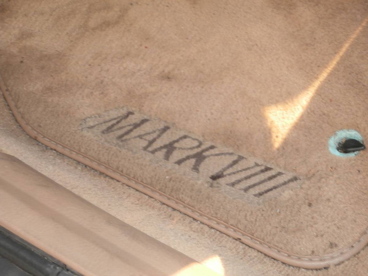 Lincoln-mark-viii-1995-black