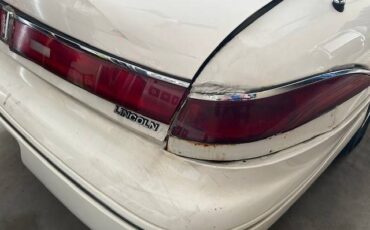 Lincoln-mark-viii-1995-white-8