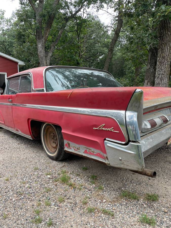 Lincoln-premiere-1960-red-2