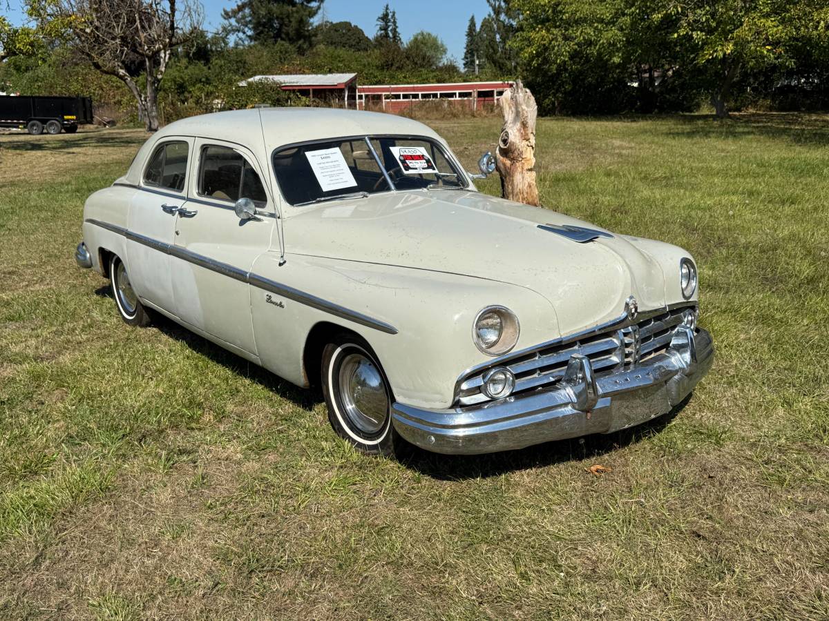 Lincoln-sport-sedan-1949-white-11