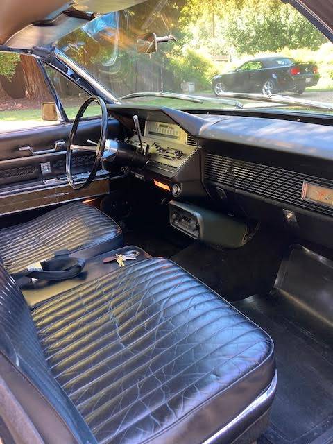 Lincoln-town-car-1966-4