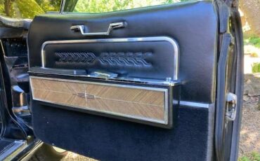 Lincoln-town-car-1966-6