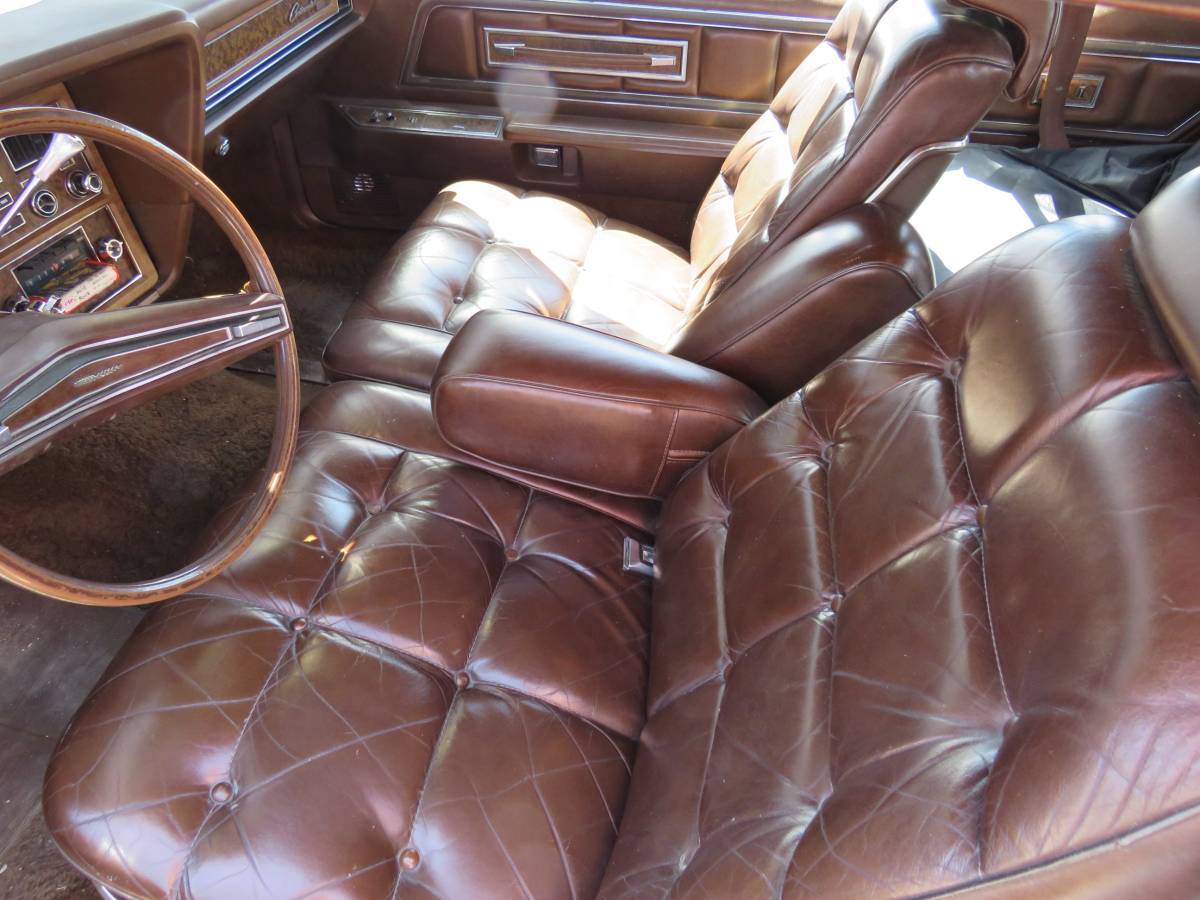 Lincoln-town-car-1972-orange-18