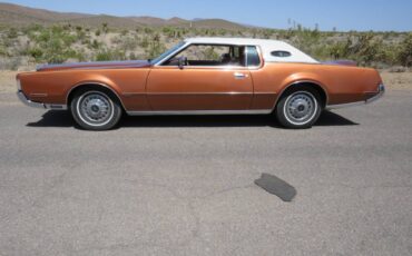 Lincoln-town-car-1972-orange-2