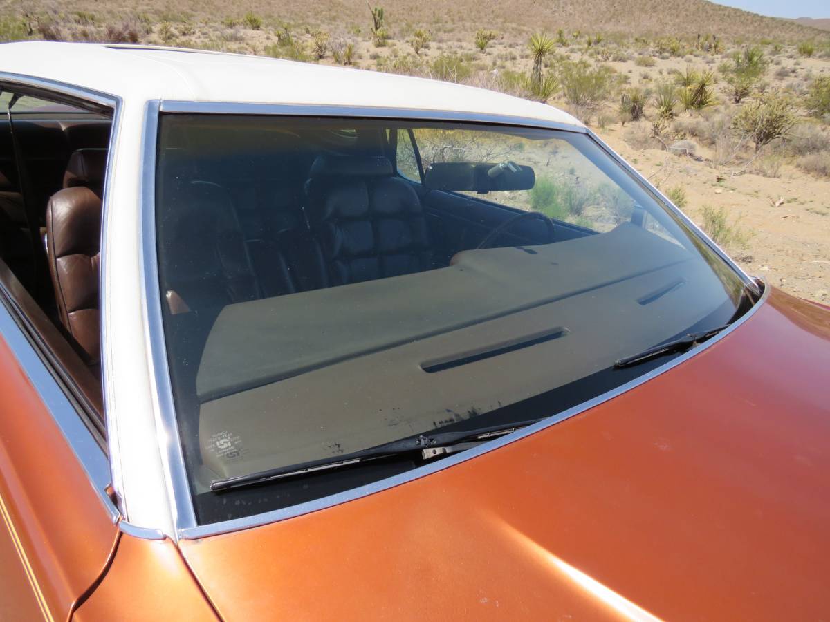 Lincoln-town-car-1972-orange-23
