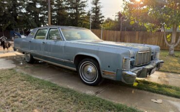 Lincoln-town-car-1976-blue-3
