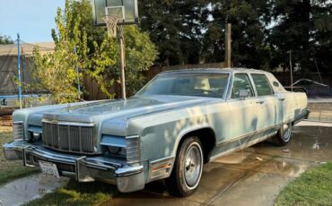 Lincoln-town-car-1976-blue