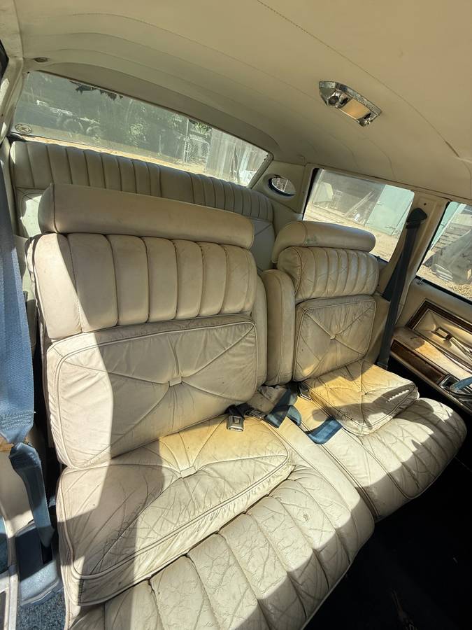 Lincoln-town-car-1976-blue-7