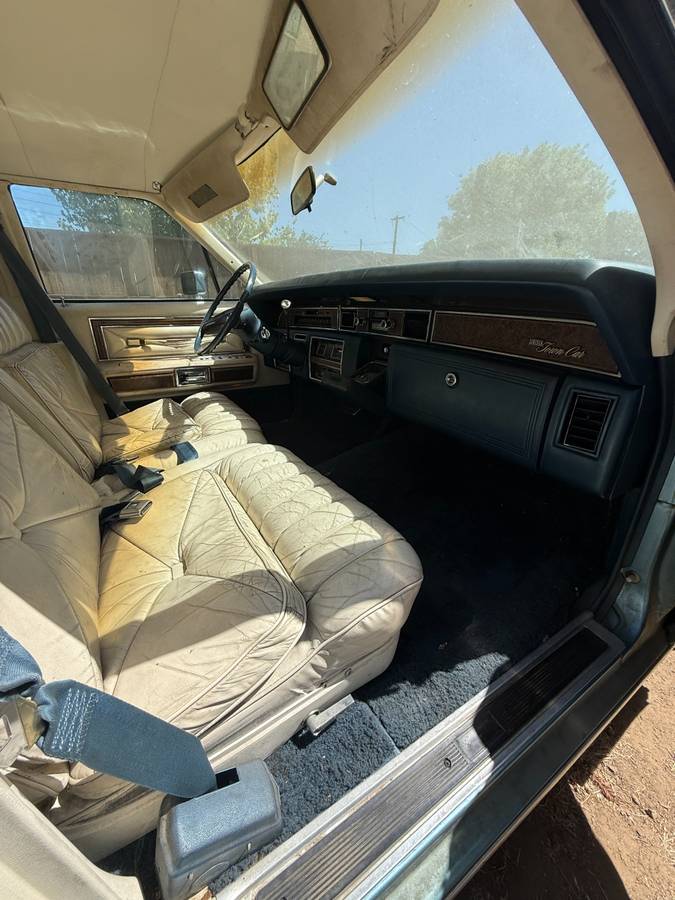 Lincoln-town-car-1976-blue-8
