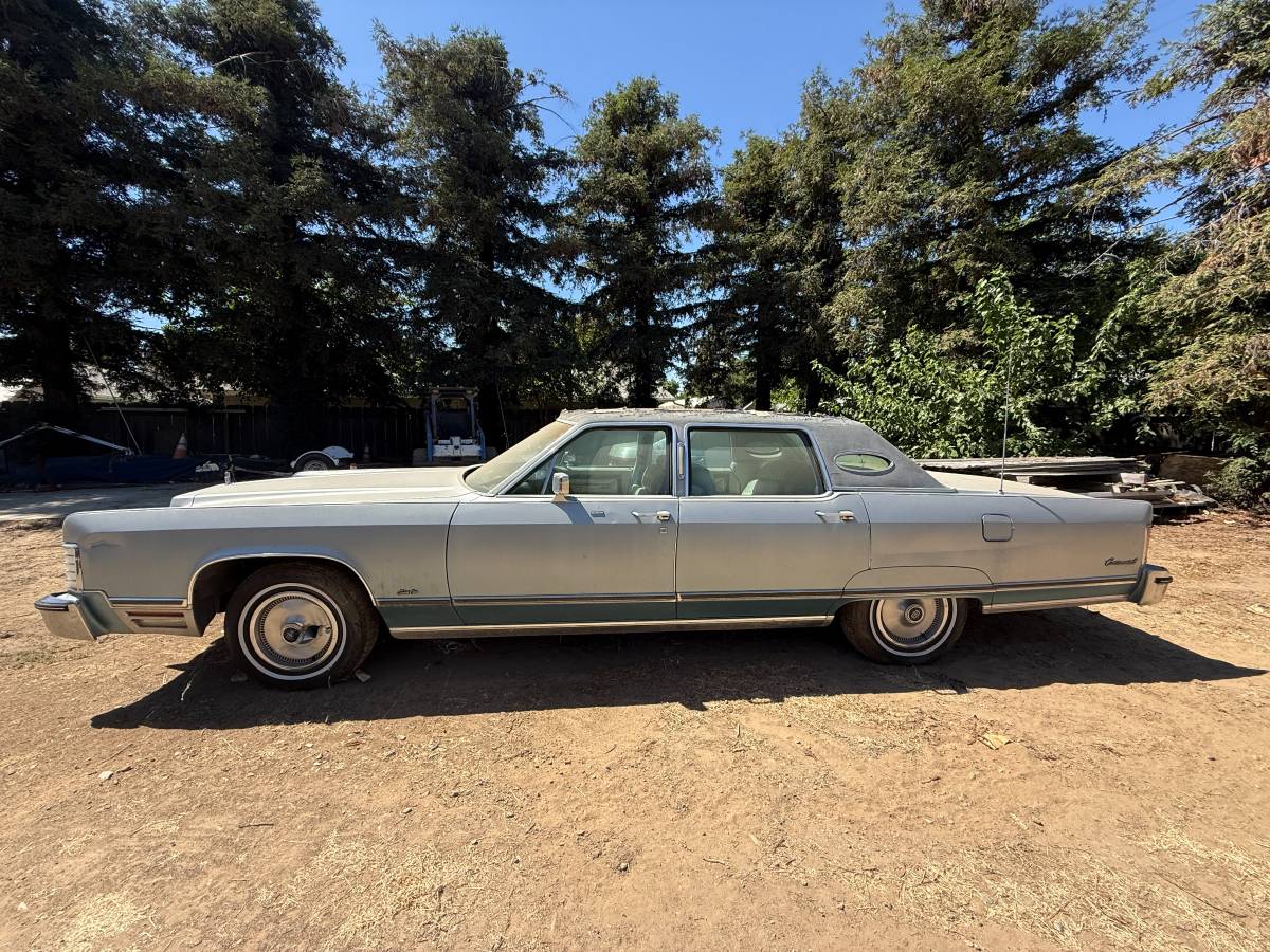 Lincoln-town-car-1976-blue-9
