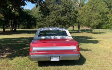 Lincoln-town-car-1989-red-1
