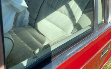 Lincoln-town-car-1989-red-2