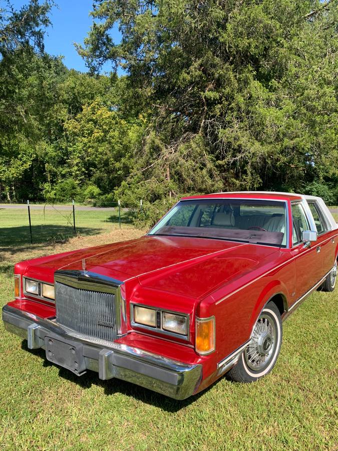 Lincoln-town-car-1989-red-4