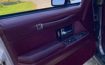 Lincoln-town-car-1991-grey-17