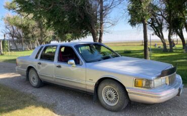 Lincoln-town-car-1991-grey-20