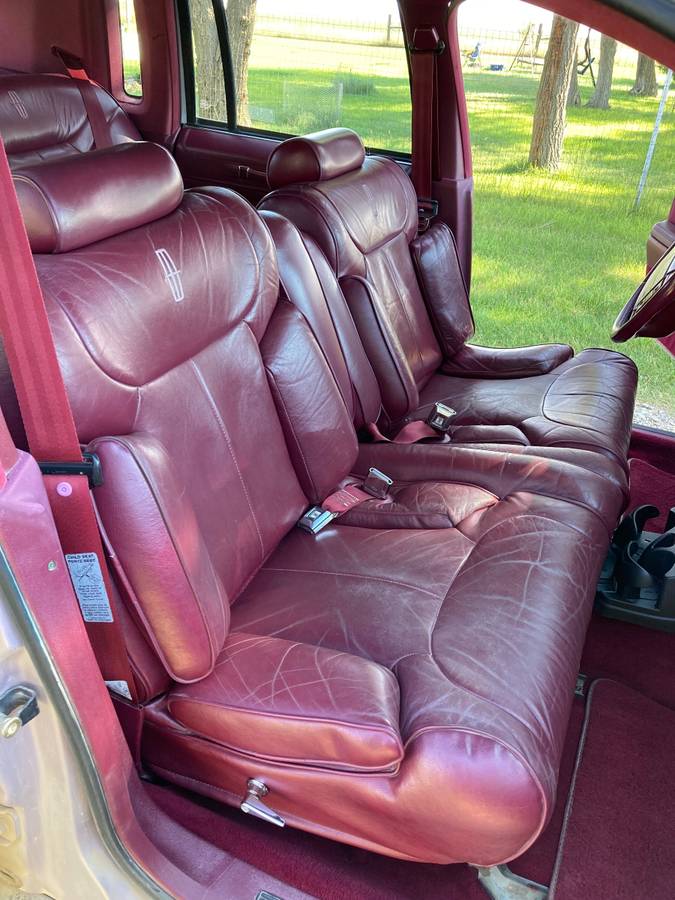Lincoln-town-car-1991-grey-7