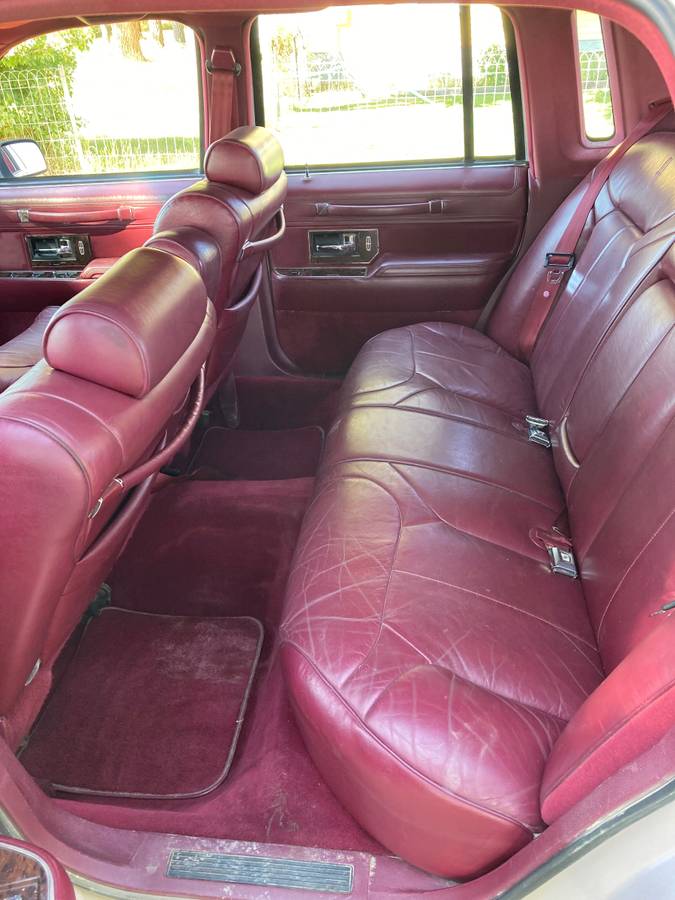 Lincoln-town-car-1991-grey-9